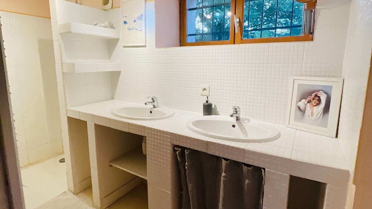 Photo of Bathroom in Saint-Jean-Saint-Maurice-sur-Loire