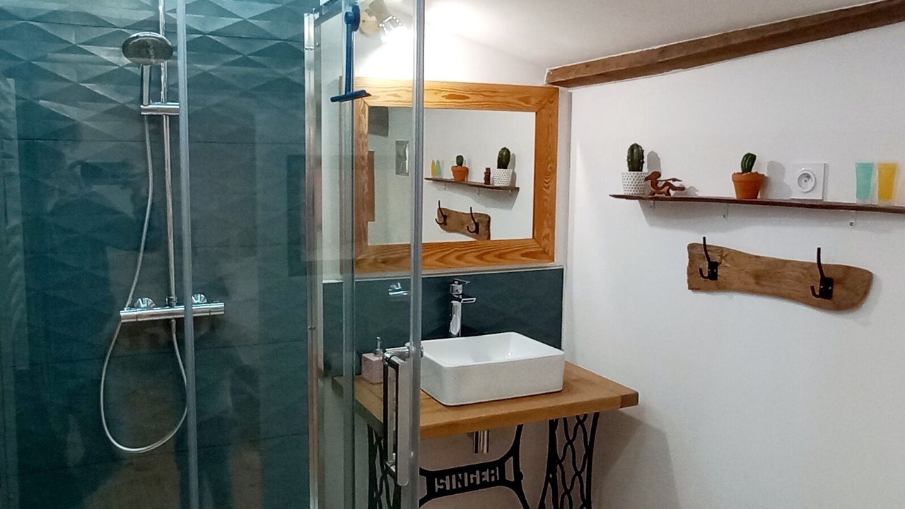 Photo of Bathroom in Mareuil-Sur-Lay-Dissais