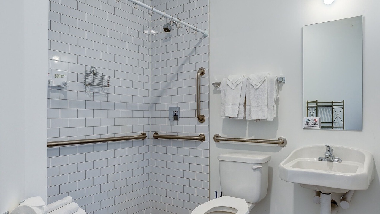 Photo of Bathroom in River West