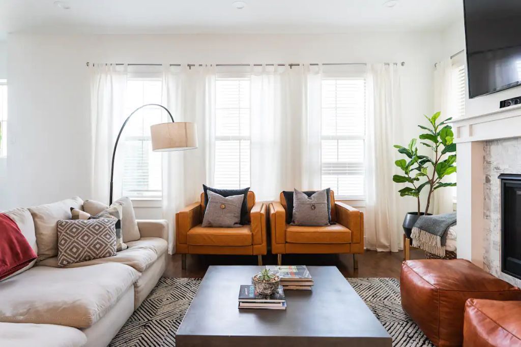 Photo of Livingroom in Washington Ave./ Memorial Park