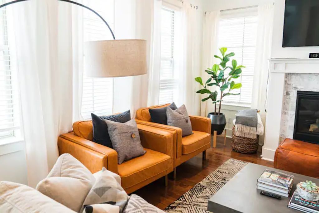 Photo of Livingroom in Washington Ave./ Memorial Park