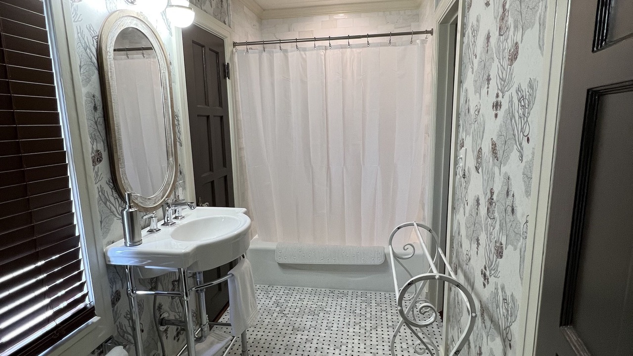 Photo of Bathroom in New Iberia