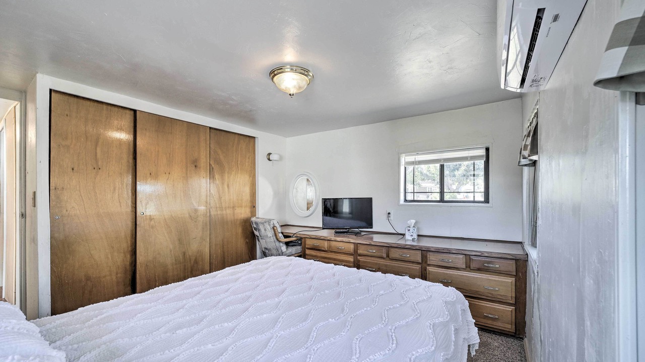 Photo of Bedroom in Roosevelt