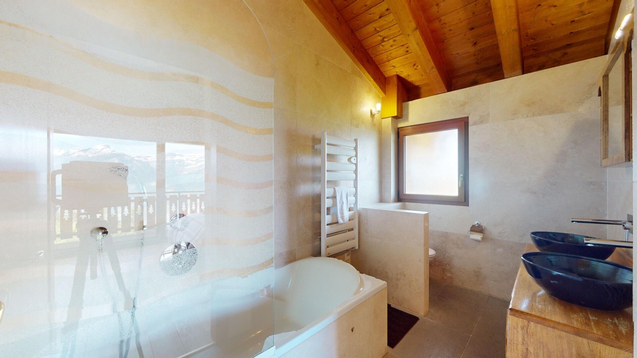 Photo of Bathroom in Saint-Pierre-de-Clages