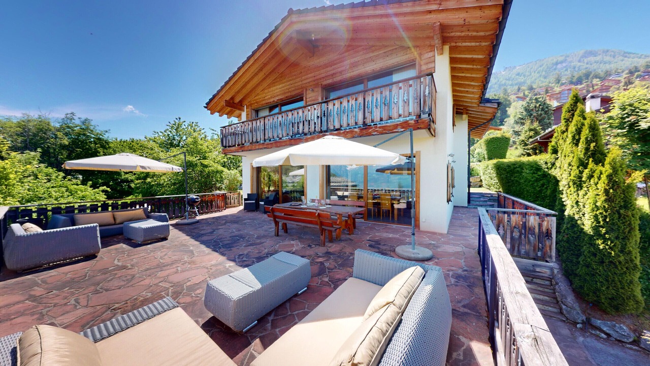 Photo of Outdoor in Saint-Pierre-de-Clages