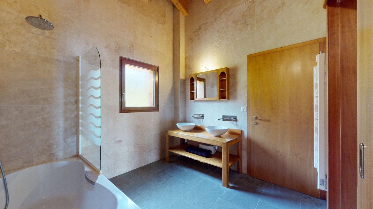 Photo of Bathroom in Saint-Pierre-de-Clages