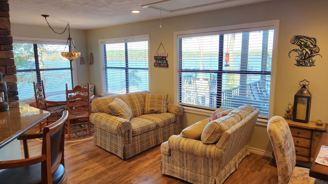 Photo of Livingroom in South Toledo Bend