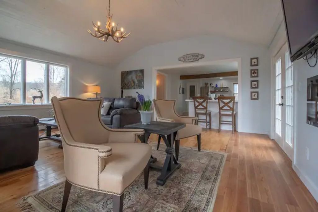 Photo of Livingroom in High Falls