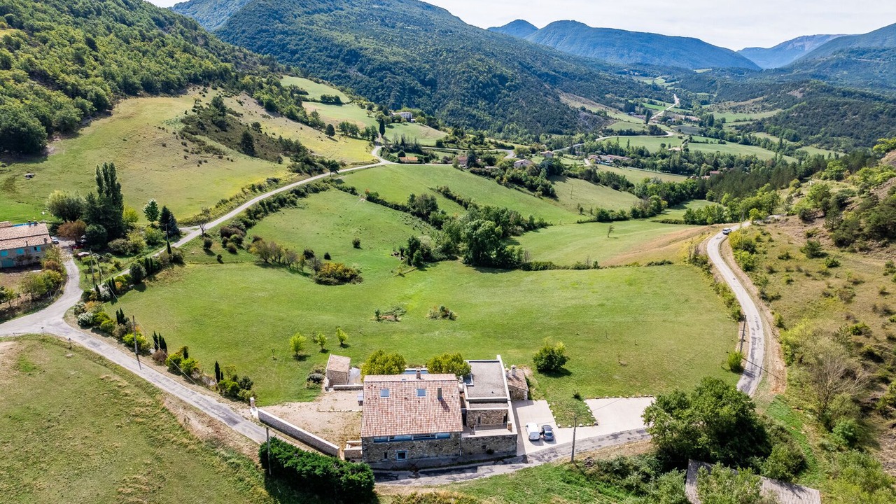 Photo of Outdoor in Crupies