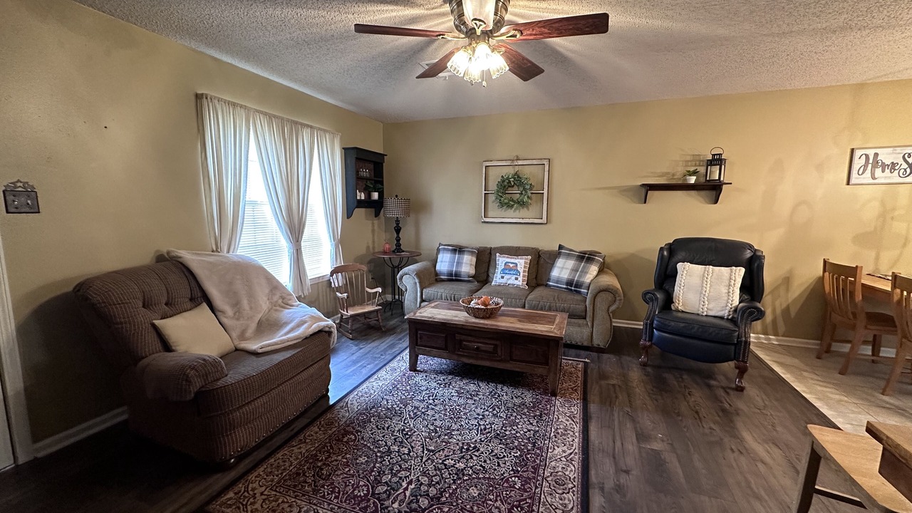 Photo of Livingroom in Greenbrier
