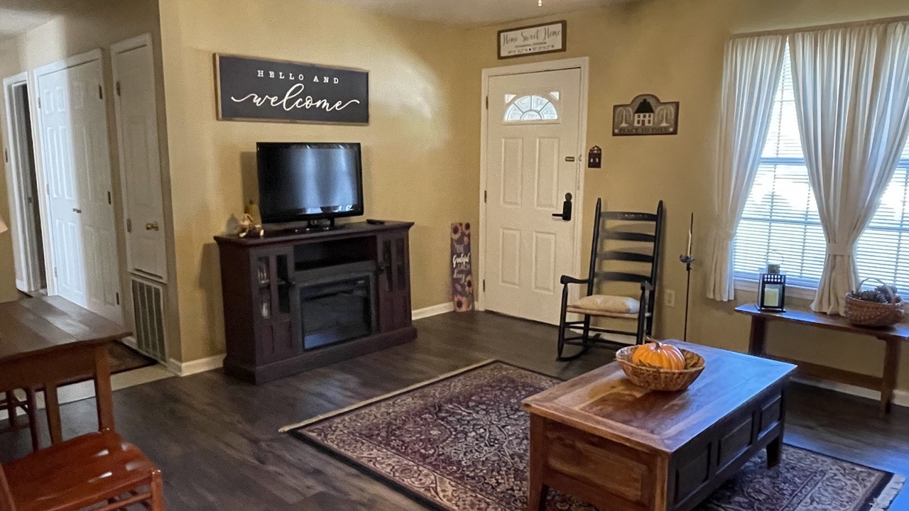 Photo of Livingroom in Greenbrier