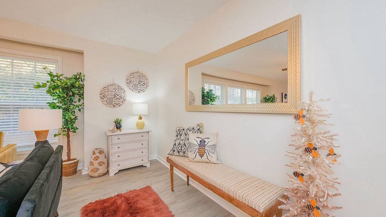 Photo of Livingroom in Central Newport News