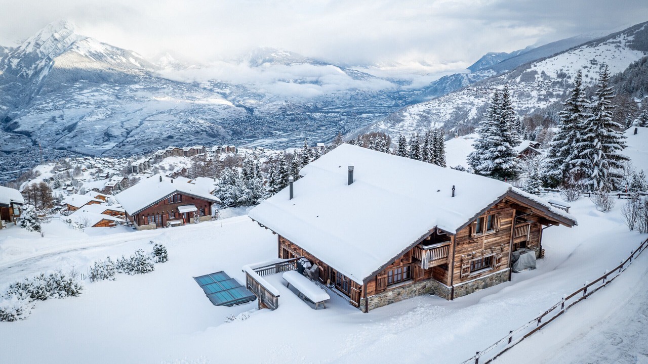 Photo of Outdoor in Saint-Pierre-de-Clages