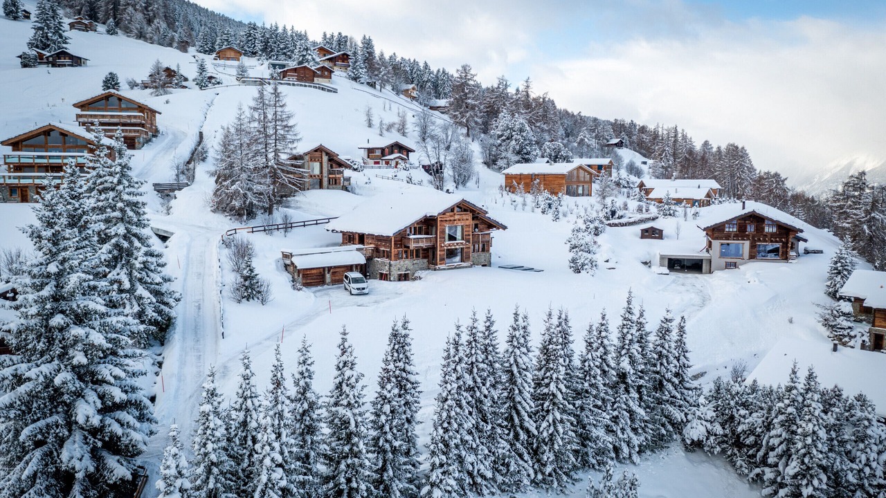 Photo of Outdoor in Saint-Pierre-de-Clages