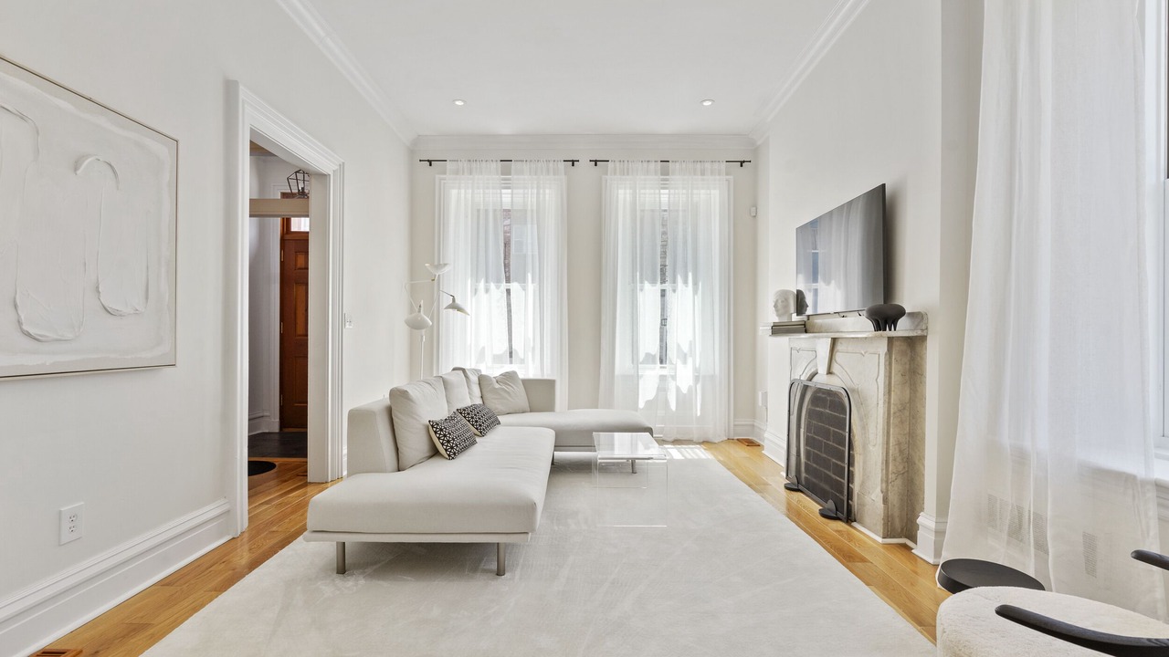 Photo of Livingroom in Lawrenceville