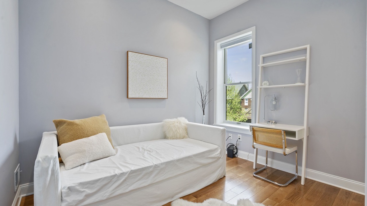 Photo of Livingroom in Lawrenceville