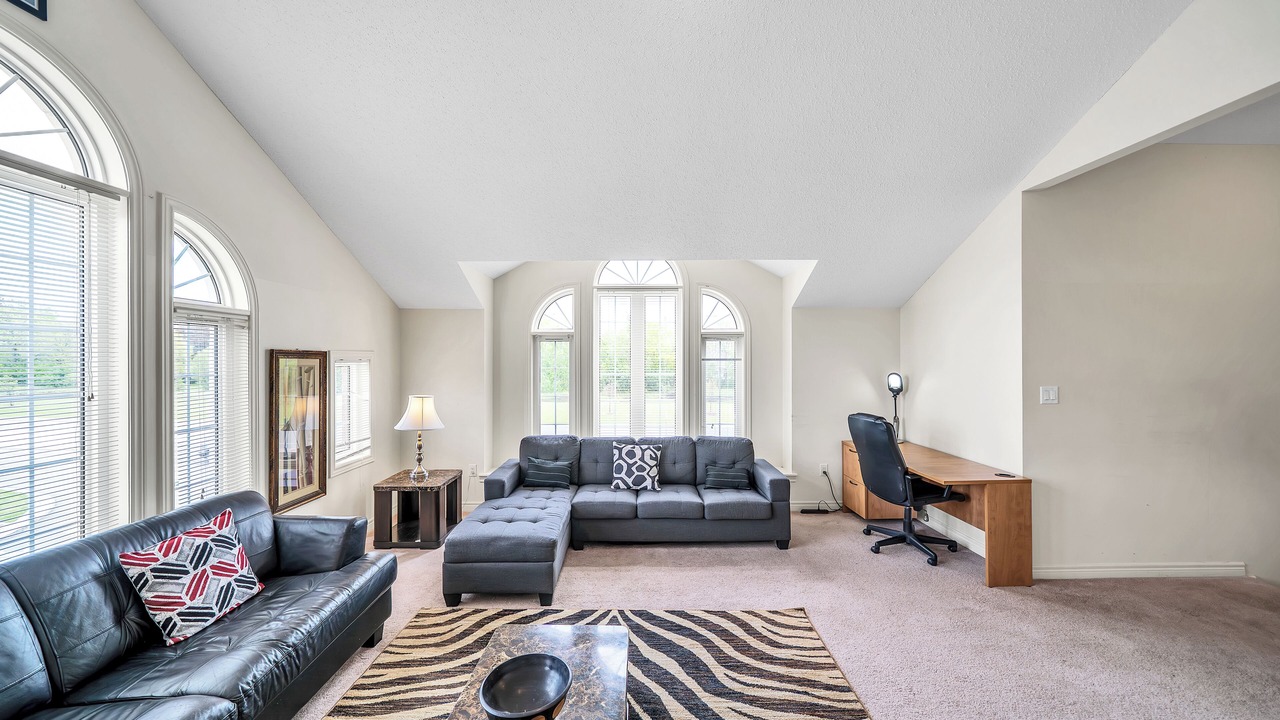Photo of Livingroom in Ajax