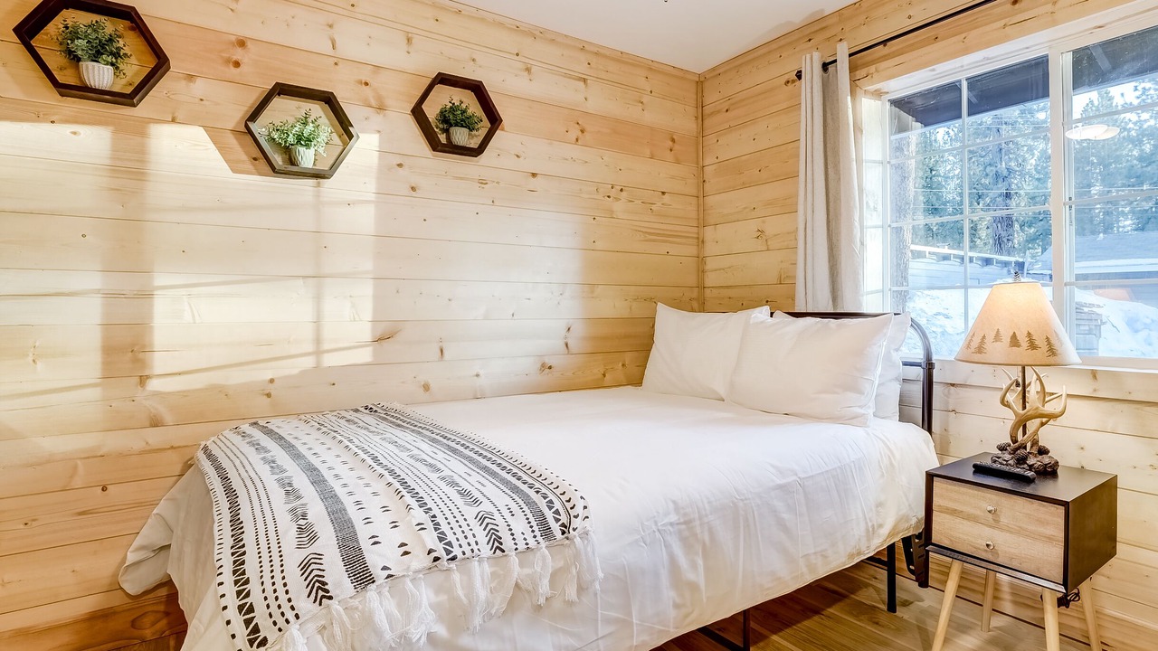 Photo of Bedroom in Sierra Tract