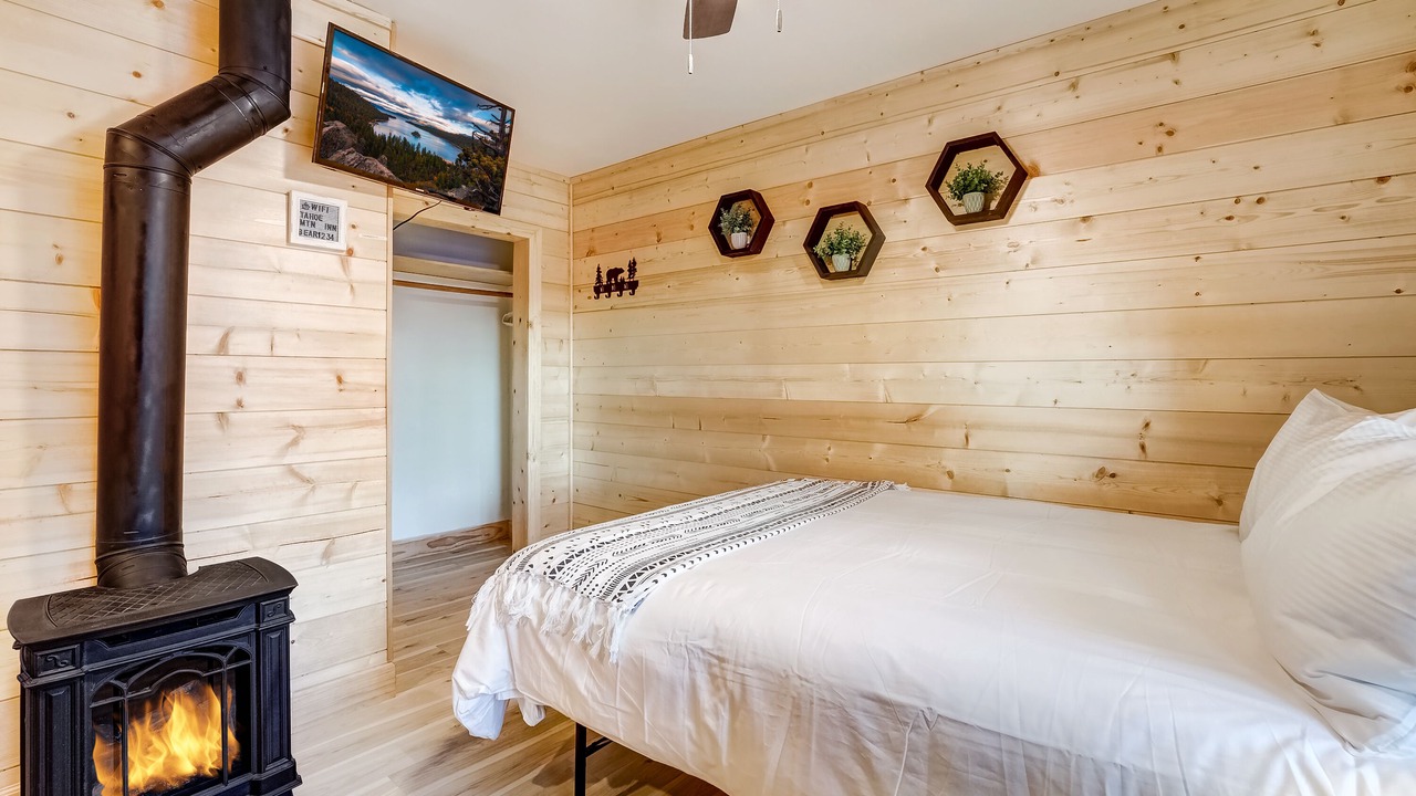 Photo of Bedroom in Sierra Tract