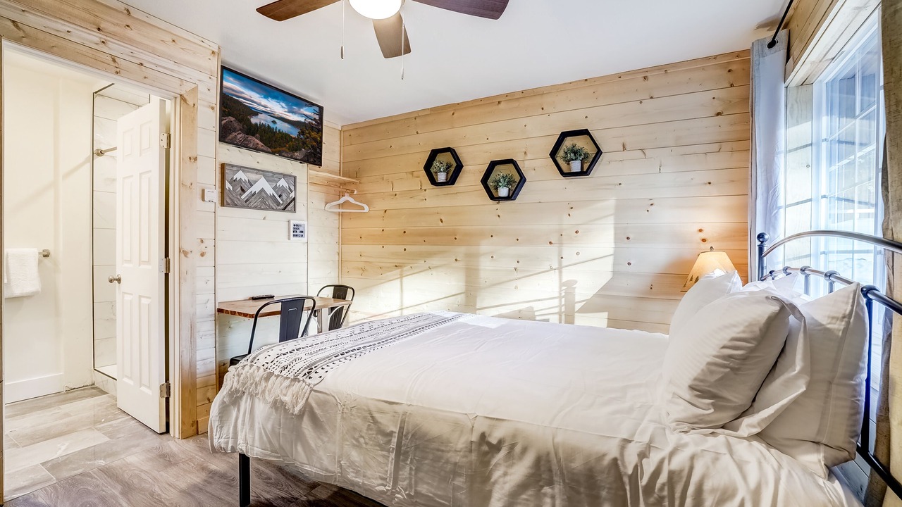 Photo of Bedroom in Sierra Tract