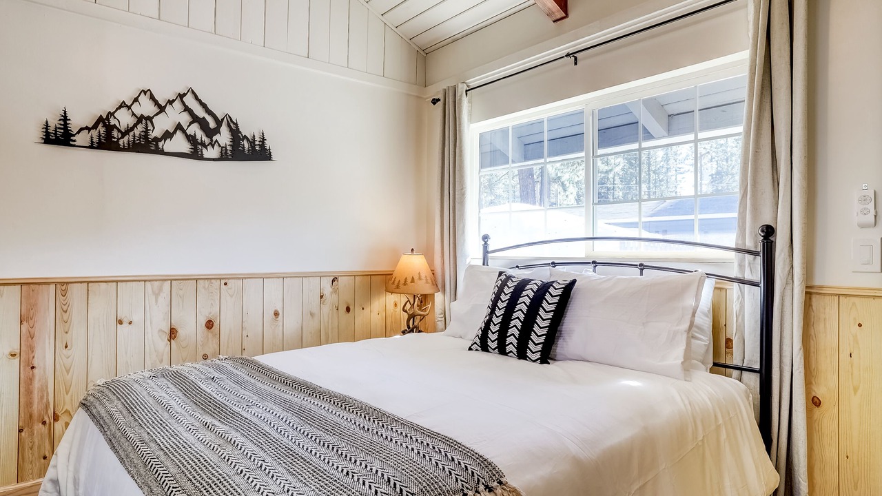 Photo of Bedroom in Sierra Tract