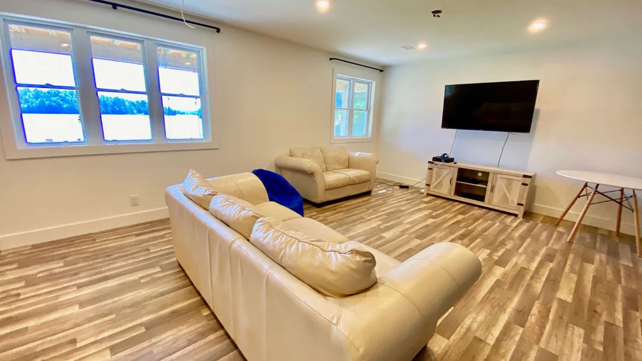 Photo of Livingroom in Cordova Mines