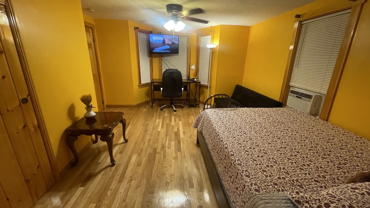 Photo of Bedroom in Banks Square