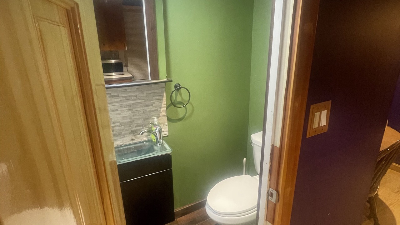 Photo of Bathroom in Banks Square