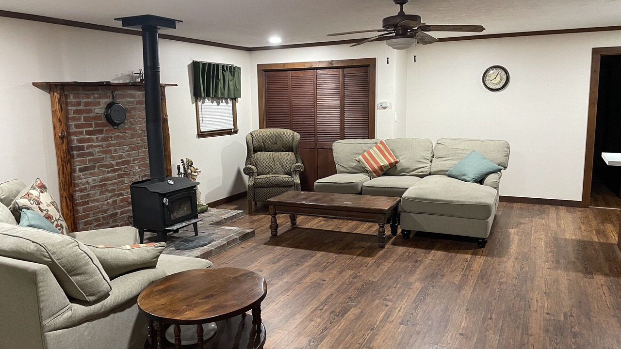 Photo of Livingroom in Corydon