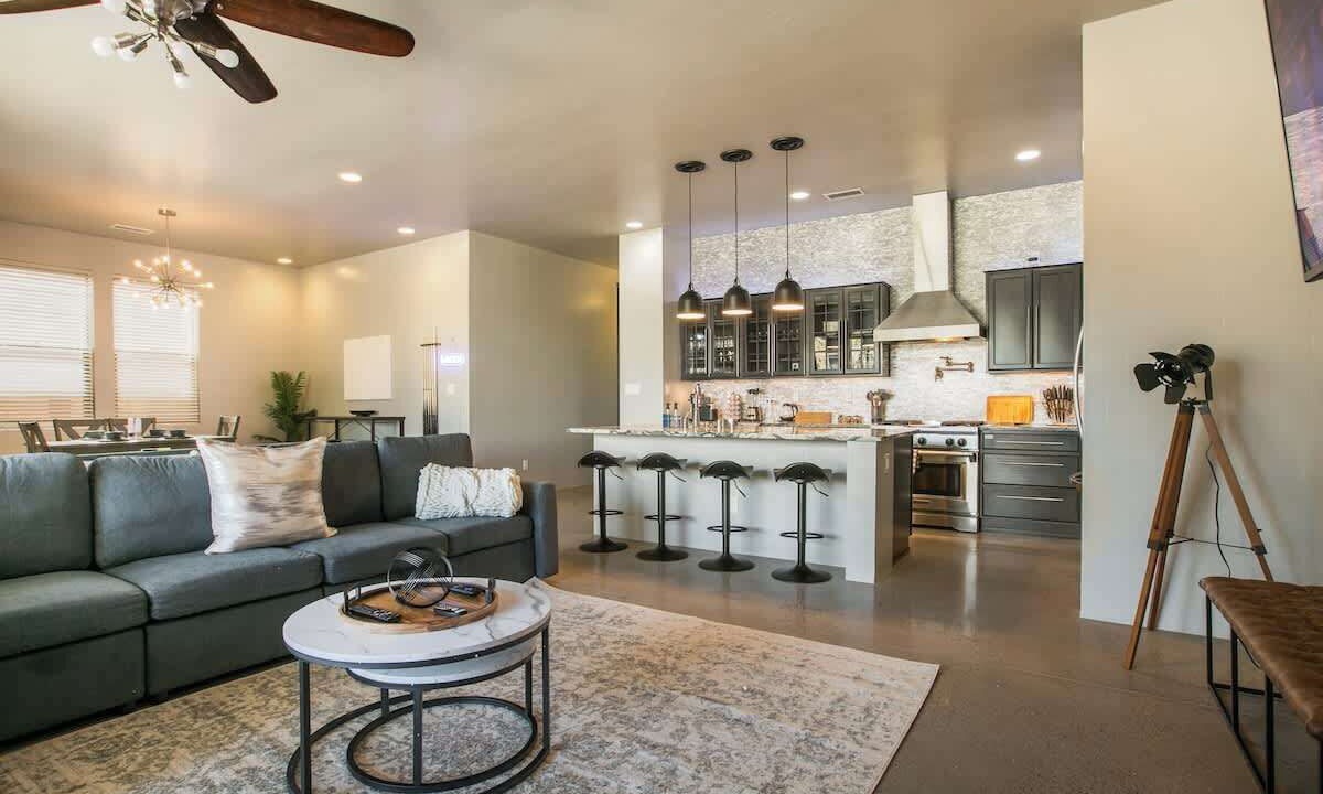 Photo of Livingroom in Mesa Del Sol Innovation Park