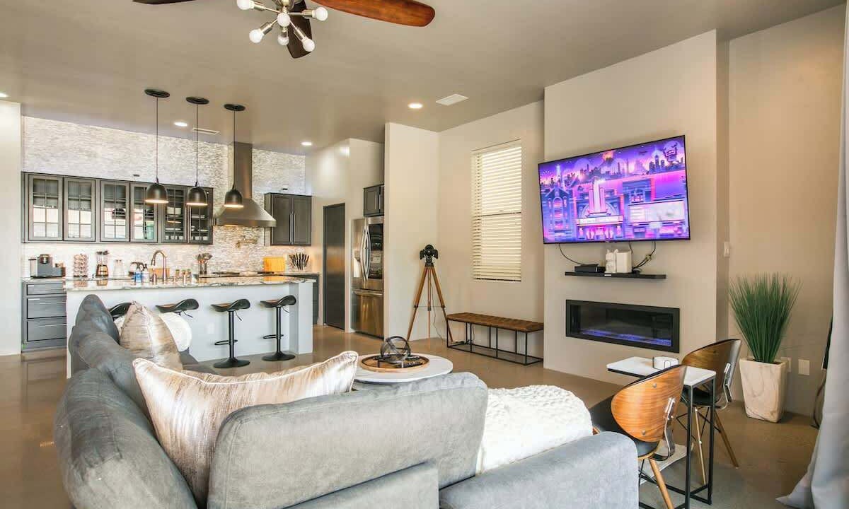 Photo of Livingroom in Mesa Del Sol Innovation Park