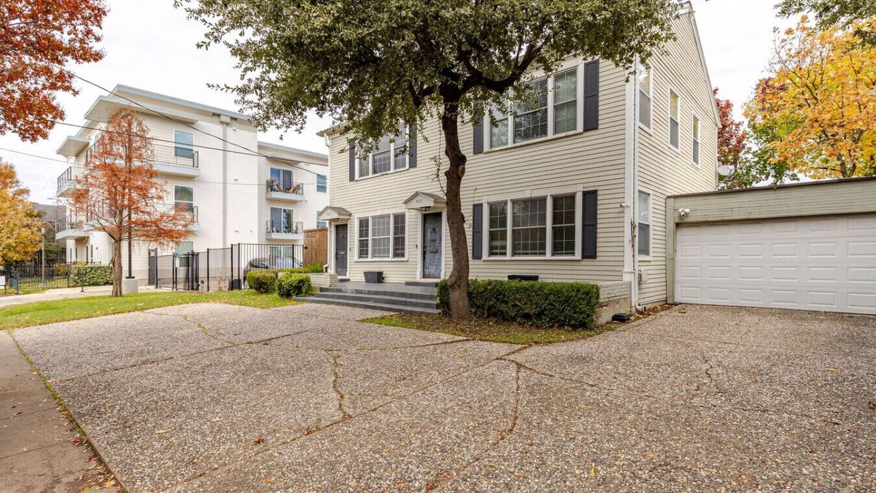Photo of Outdoor in Oak Lawn