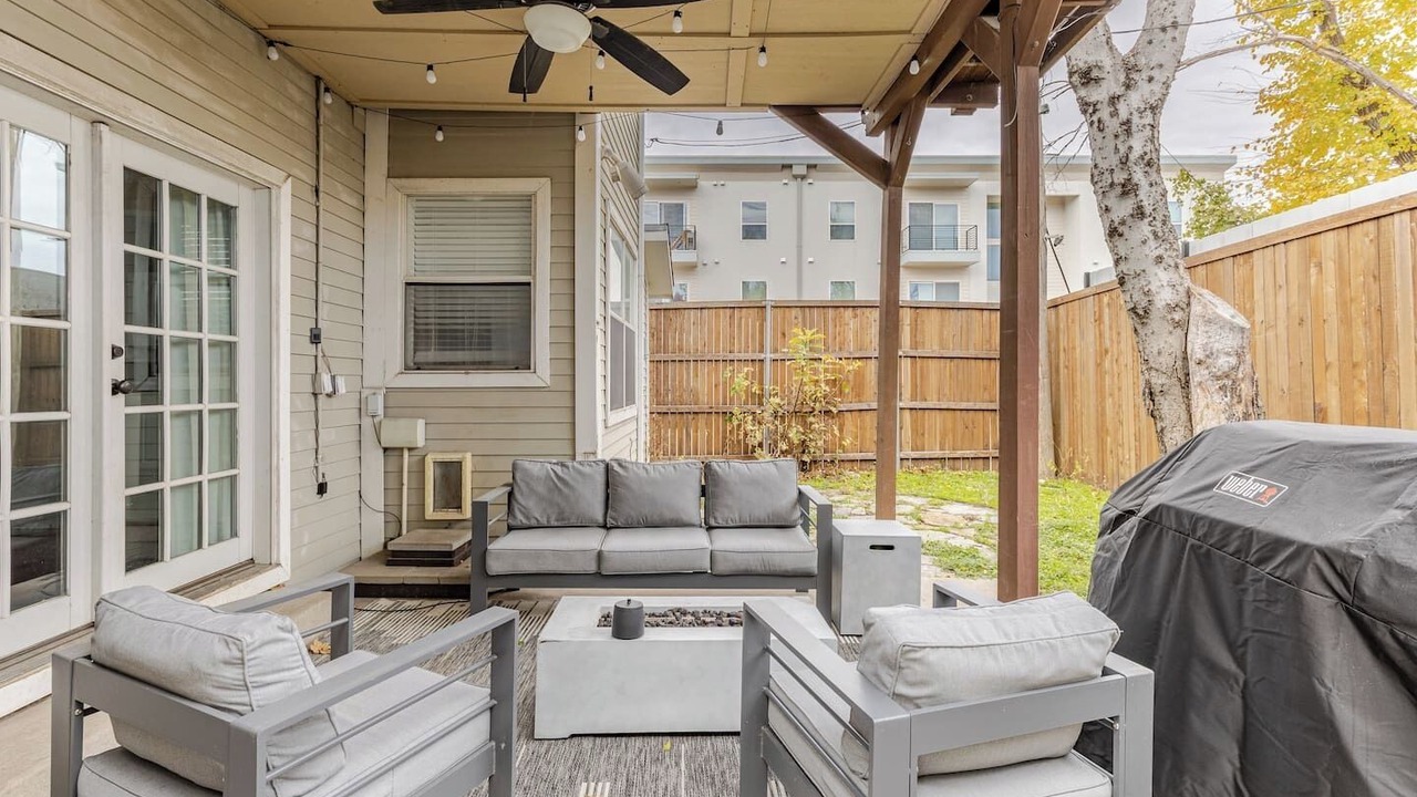 Photo of Patio Balcony in Oak Lawn