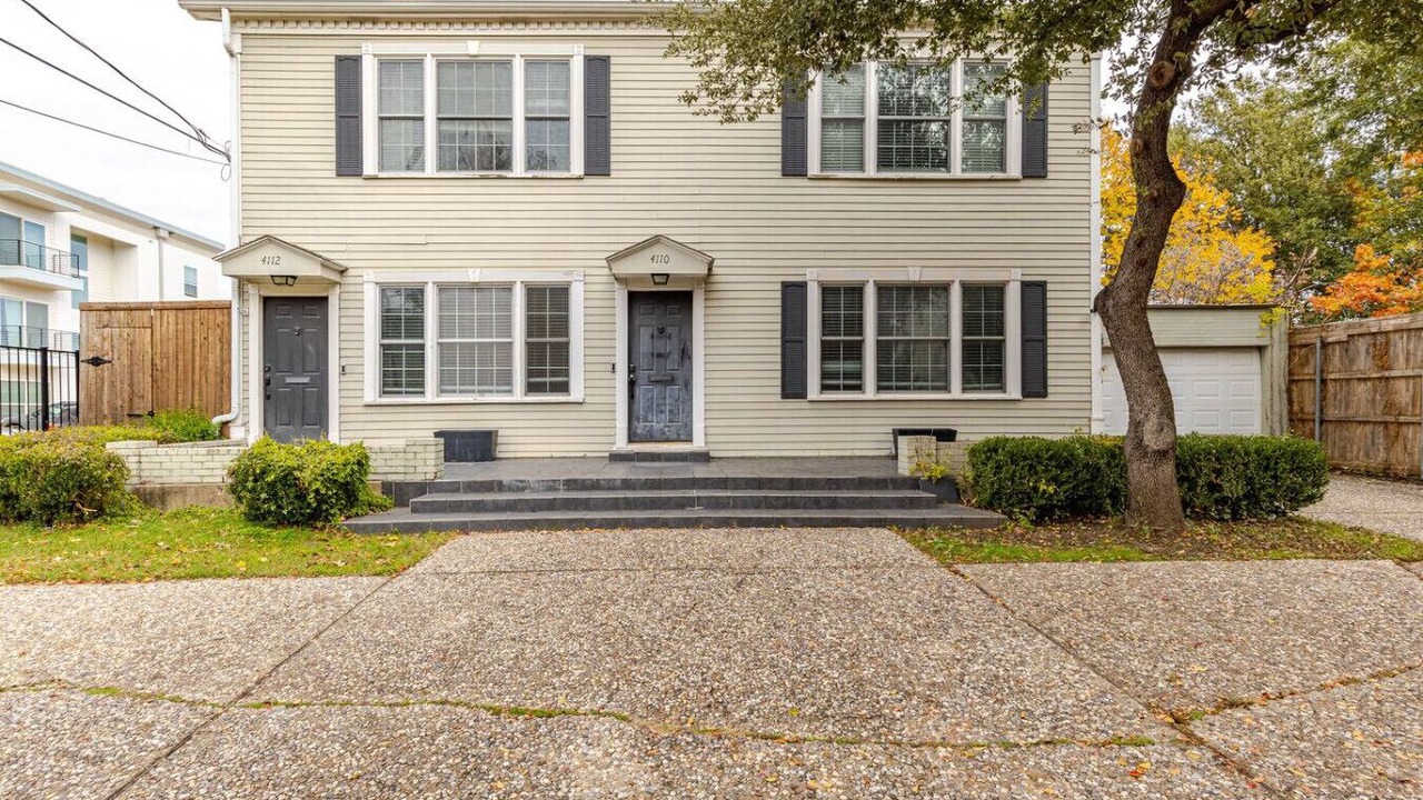 Photo of Outdoor in Oak Lawn