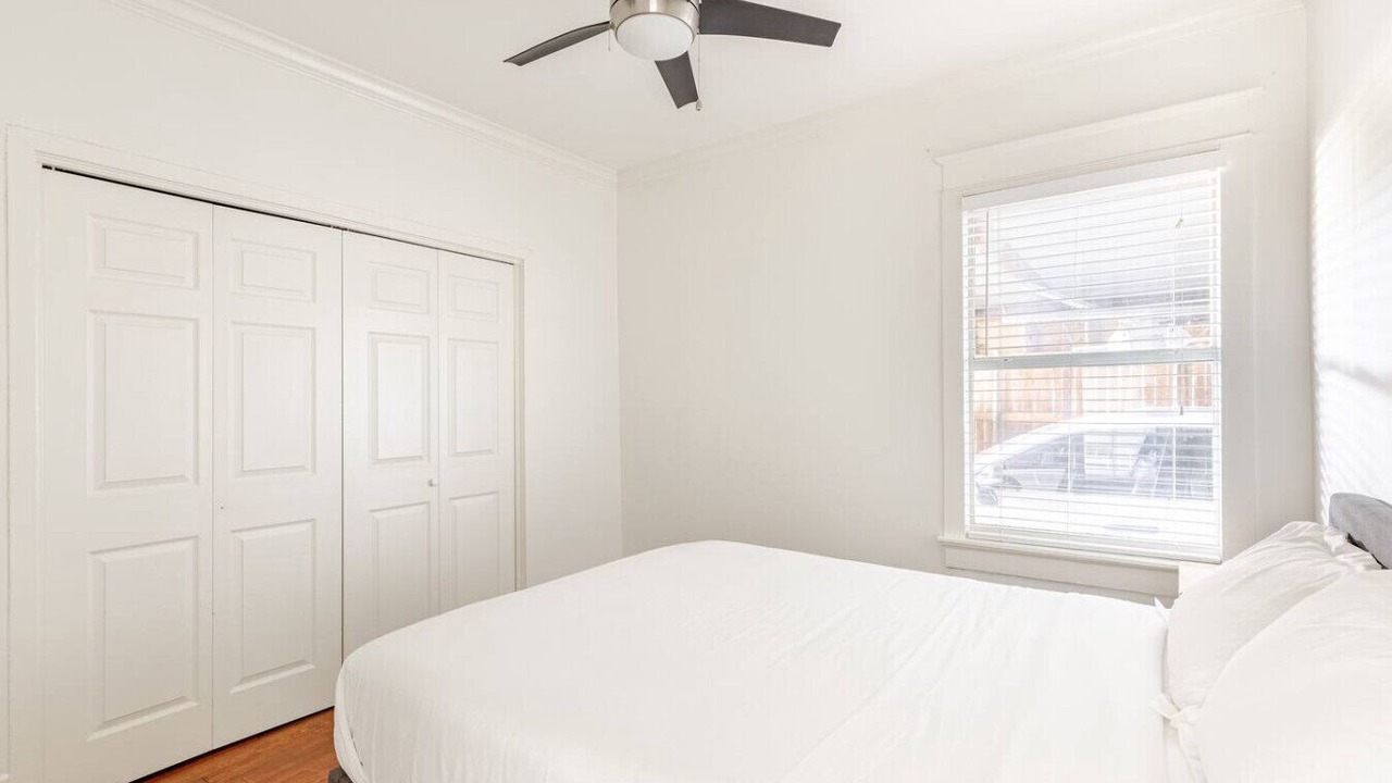 Photo of Bedroom in Oak Lawn