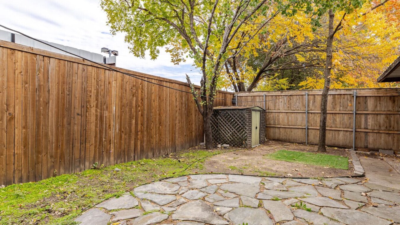 Photo of Outdoor in Oak Lawn