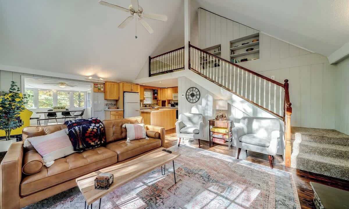 Photo of Livingroom in The Woods