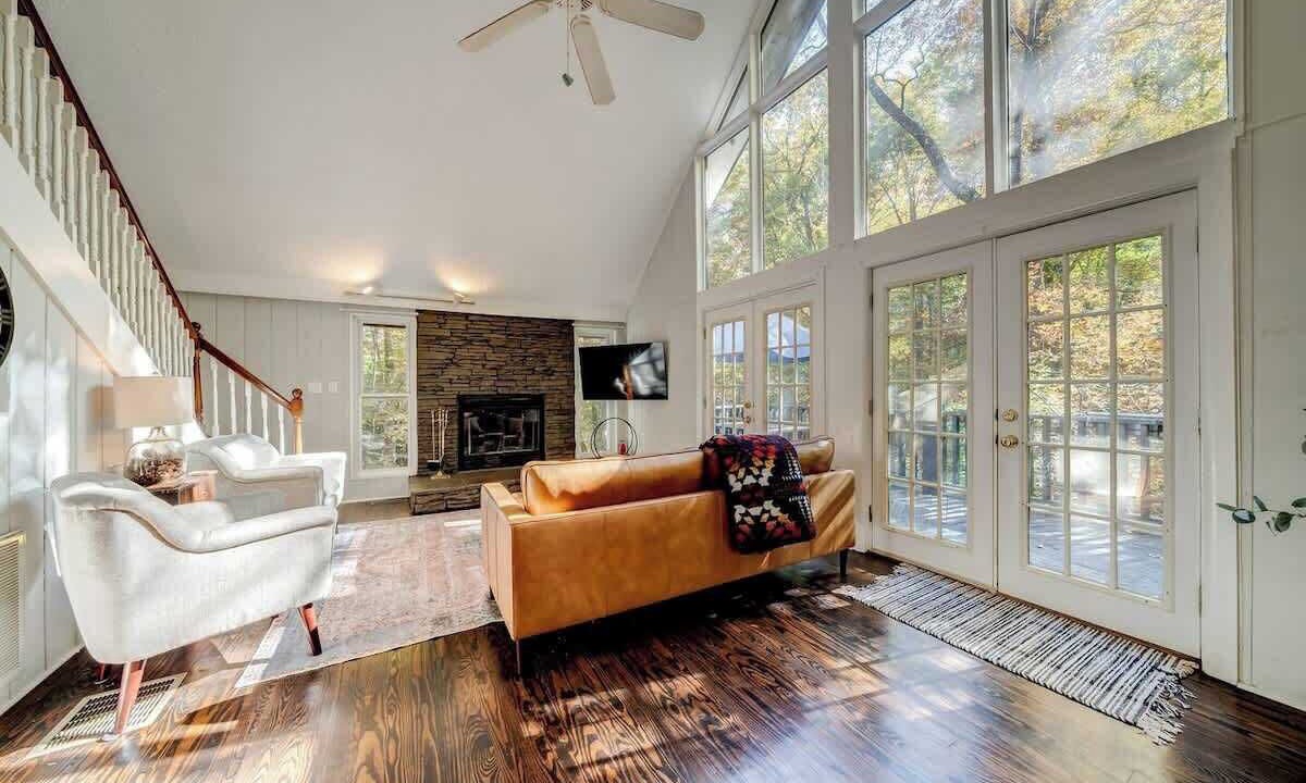 Photo of Livingroom in The Woods