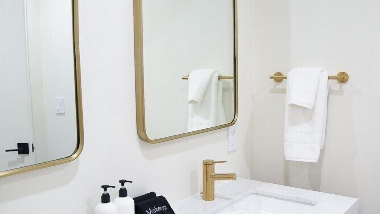 Photo of Bathroom in Tennis Village