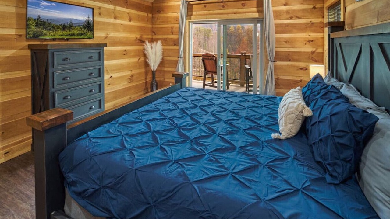 Photo of Bedroom in Wears Valley