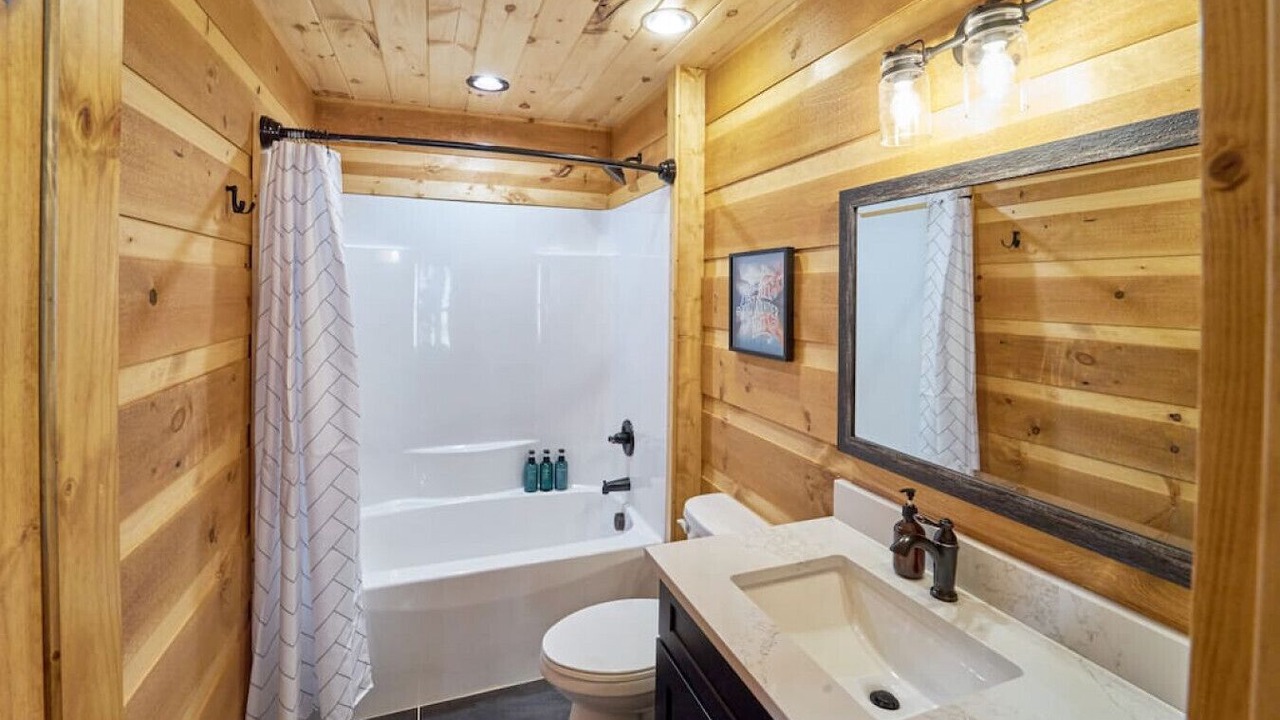 Photo of Bathroom in Wears Valley
