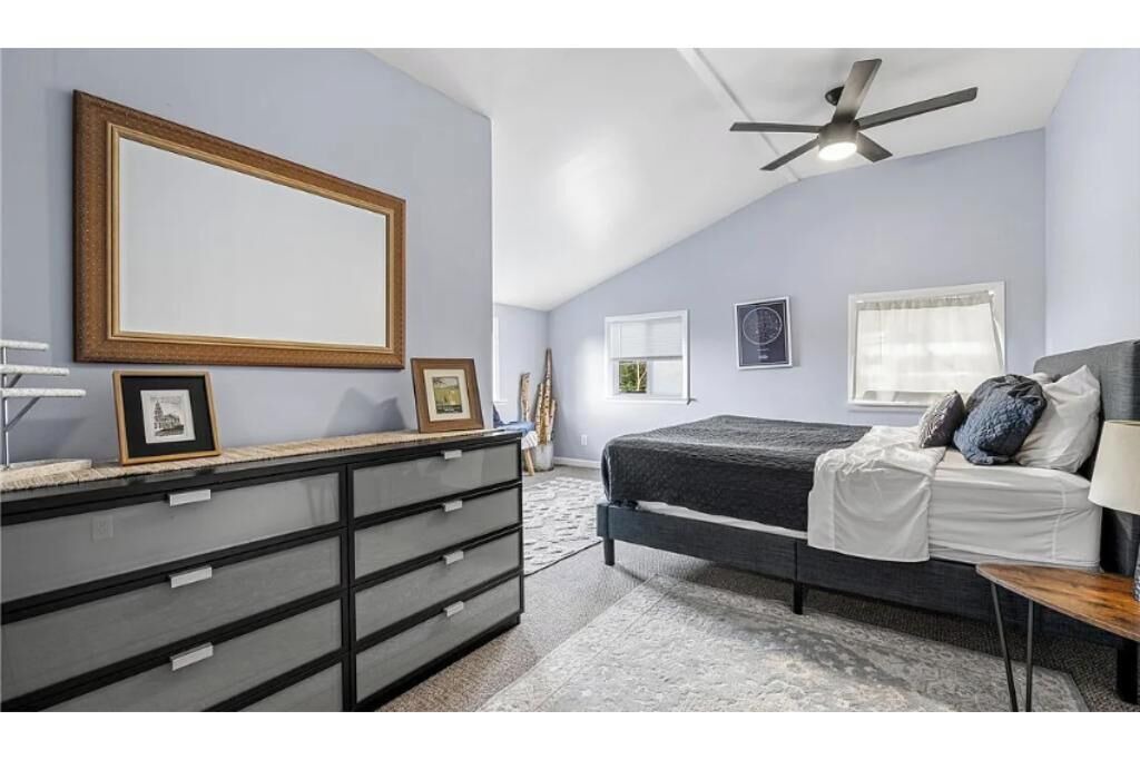 Photo of Bedroom in Lake View