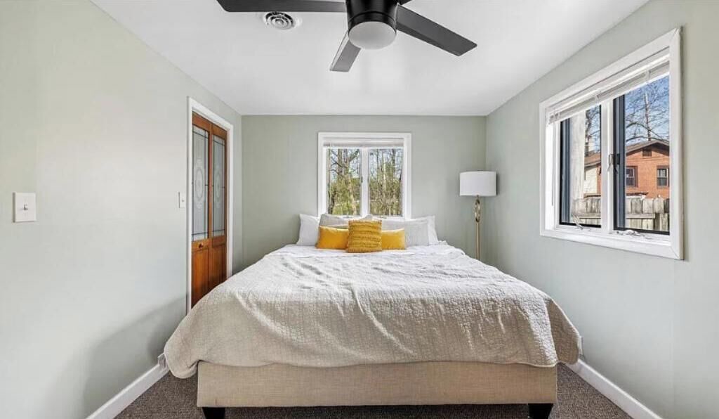 Photo of Bedroom in Lake View