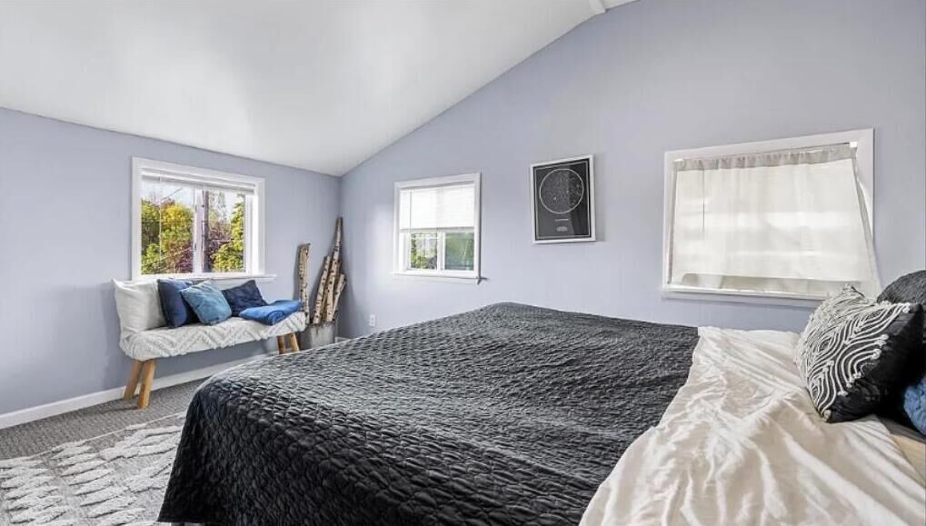 Photo of Bedroom in Lake View