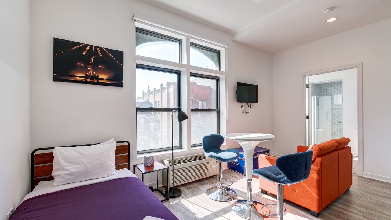 Photo of Bedroom in River West