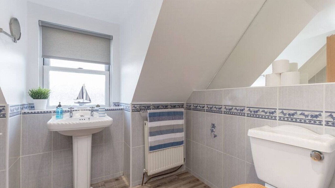 Photo of Bathroom in Rosyth