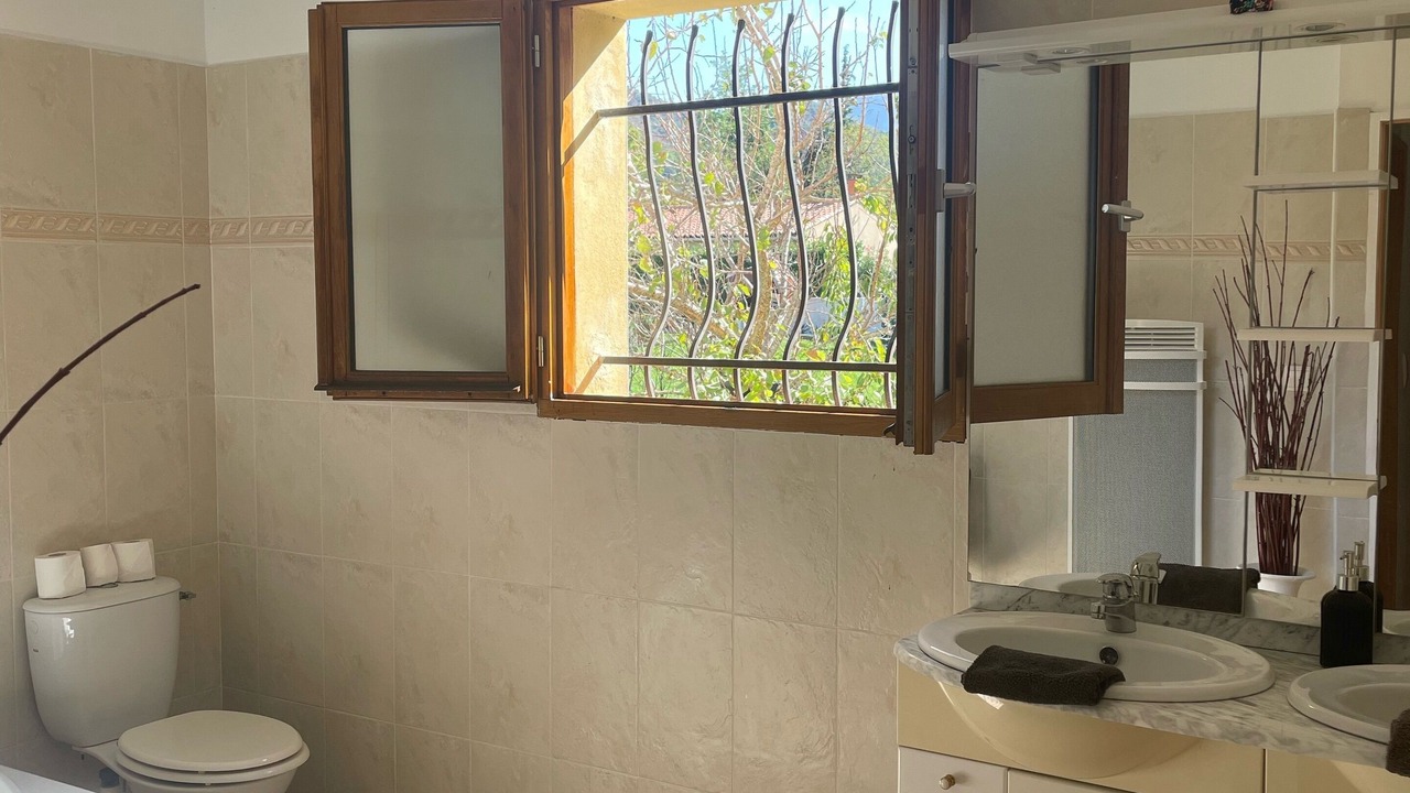 Photo of Bathroom in Quillan