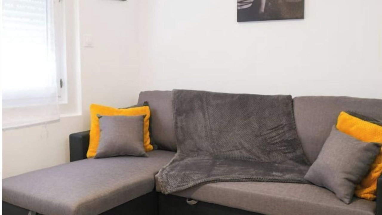 Photo of Livingroom in Lens