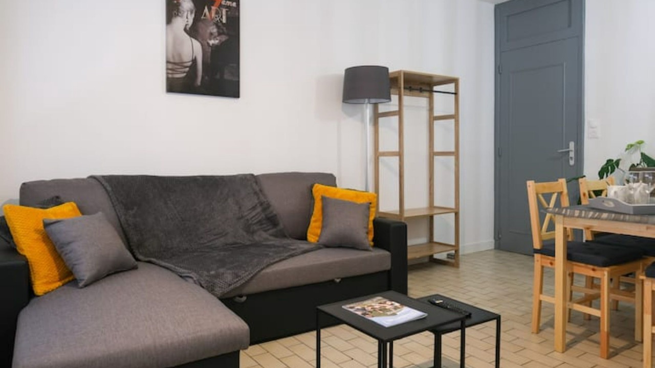 Photo of Livingroom in Lens