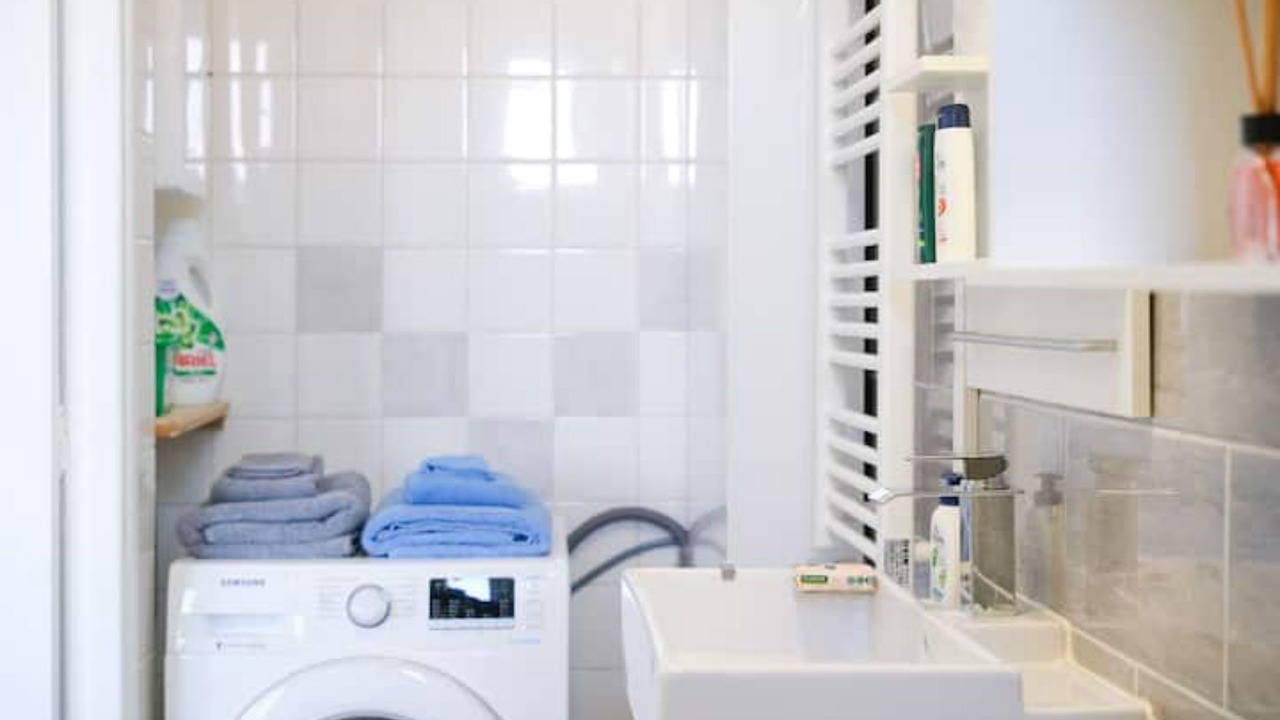 Photo of Bathroom in Lens